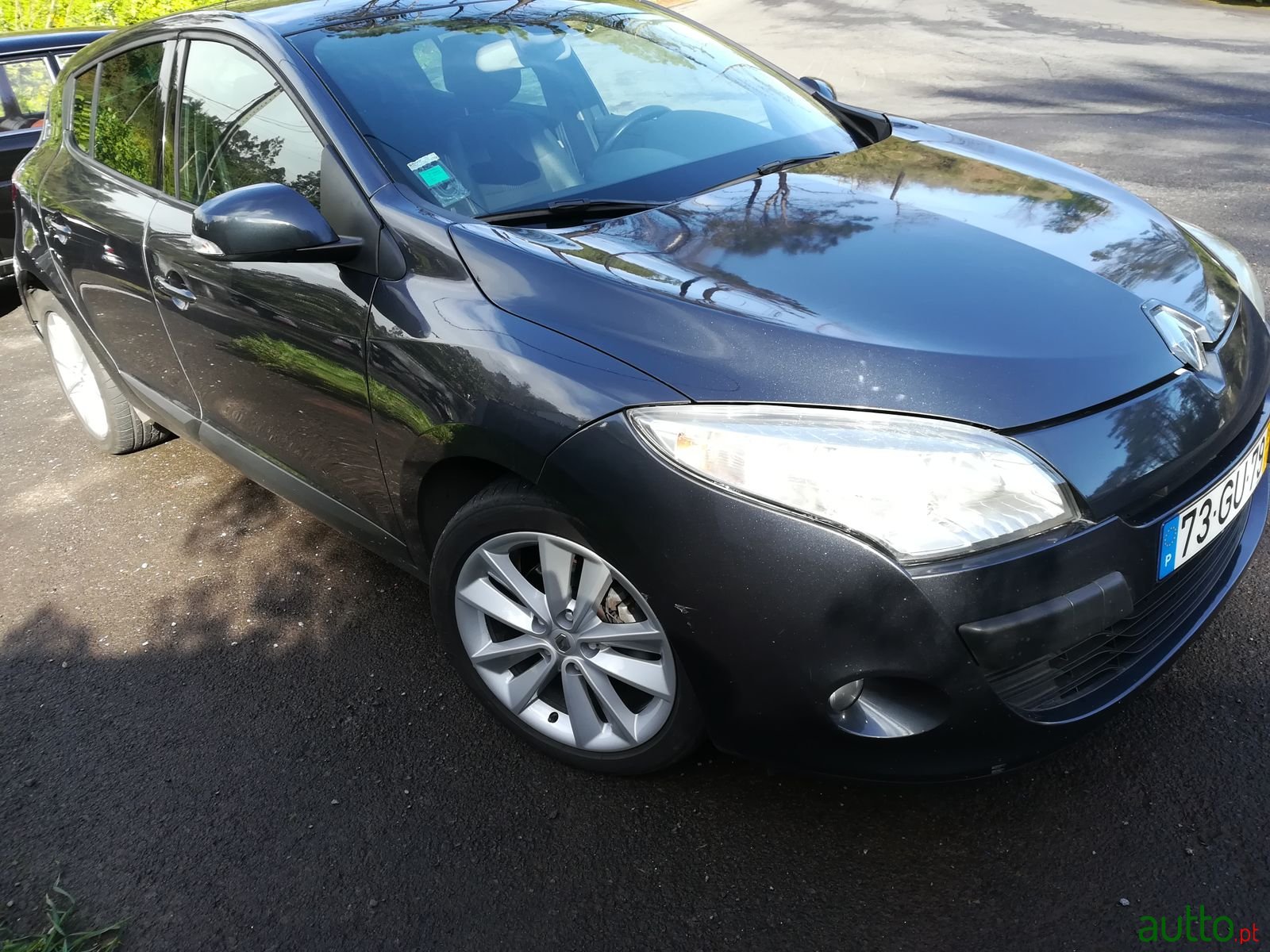 2008' Renault Megane photo #2