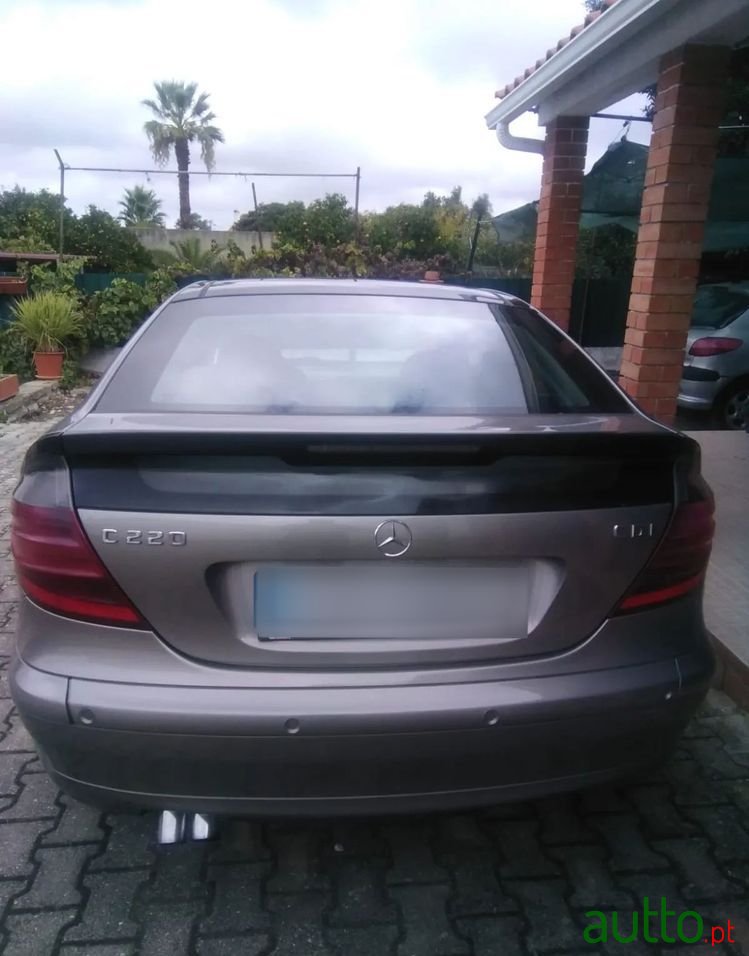 2003' Mercedes-Benz Classe C photo #2