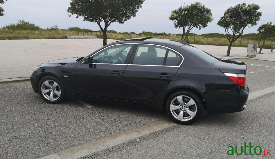 2007' BMW 520 2.0 D photo #2