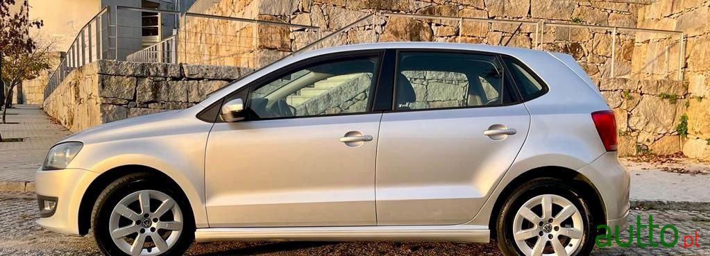 2011' Volkswagen Polo photo #2