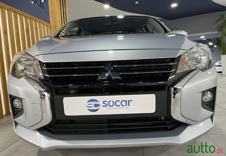 2020' Mitsubishi Space Star photo #3