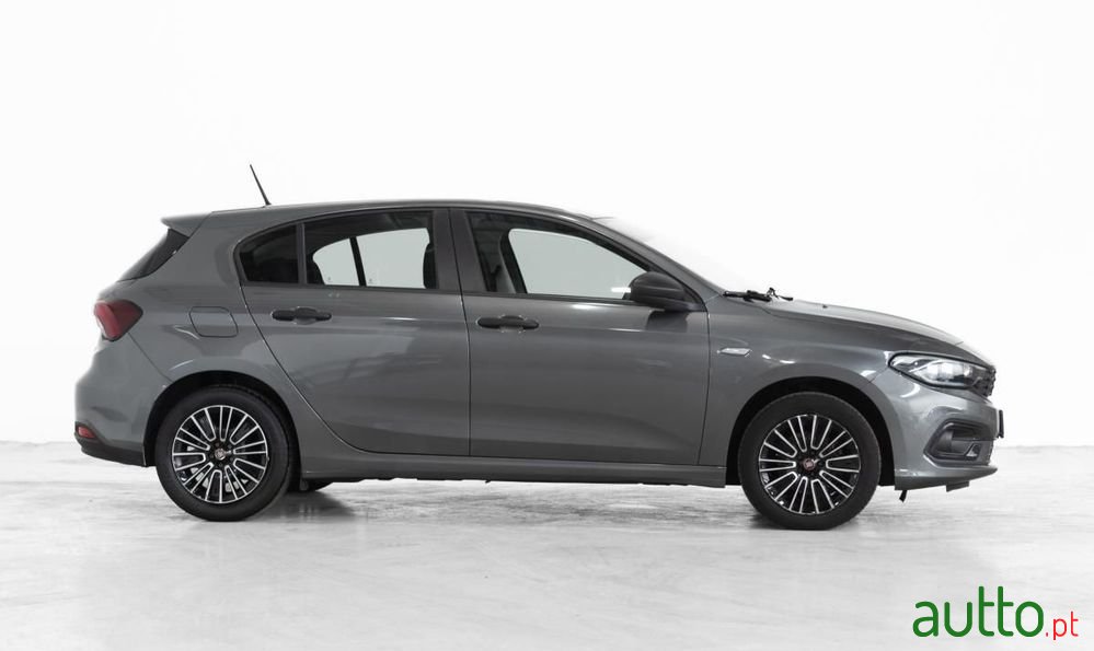 2022' Fiat Tipo photo #1