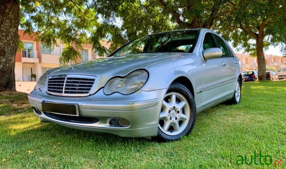 2002' Mercedes-Benz C-220 photo #4