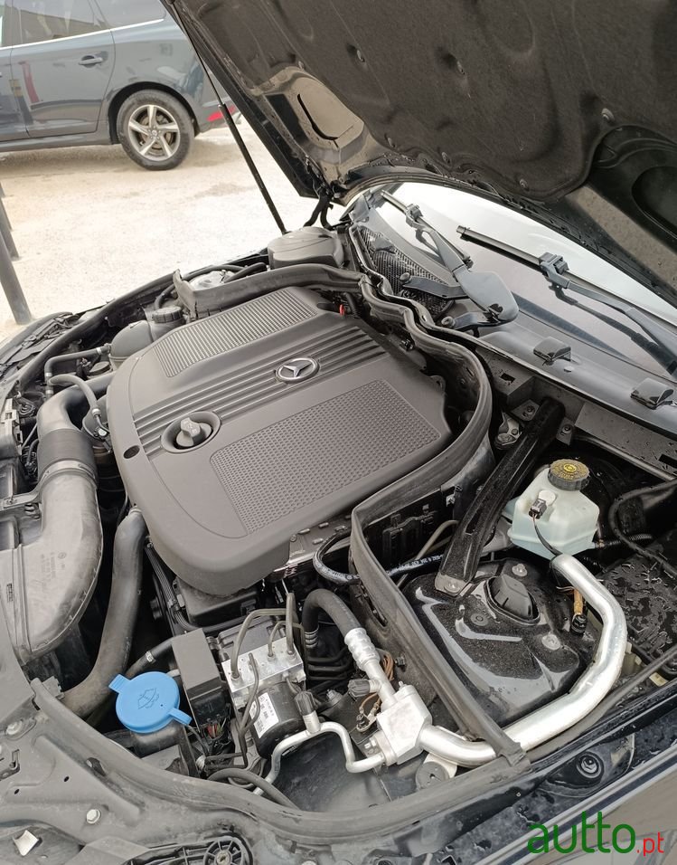 2011' Mercedes-Benz C 200 photo #2