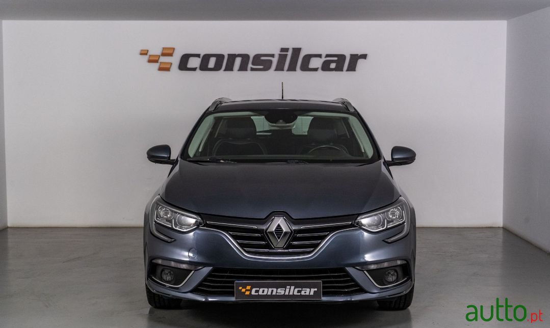 2017' Renault Megane Sport Tourer photo #2