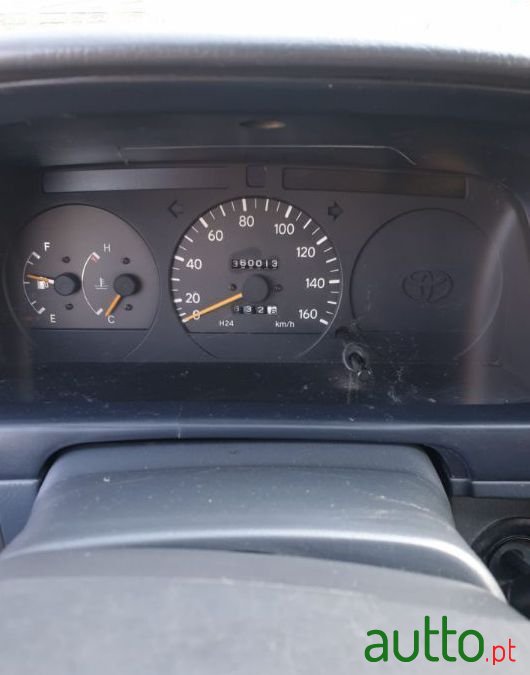 1997' Toyota Hiace photo #4