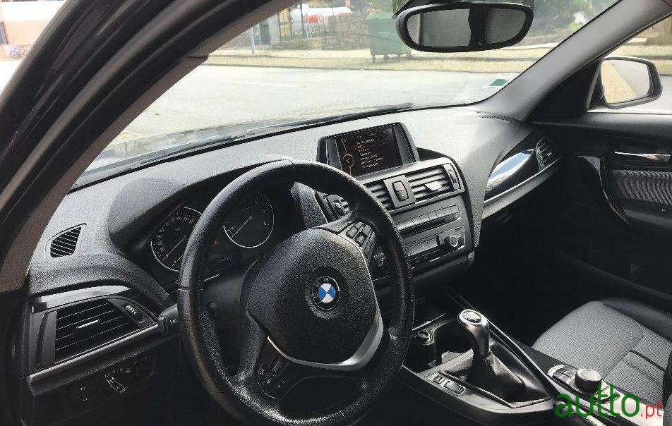 2012' BMW 116 Urban Line photo #1