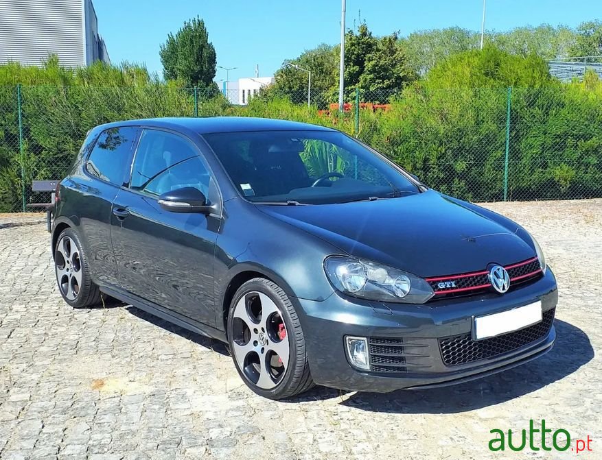 2009' Volkswagen Golf photo #1