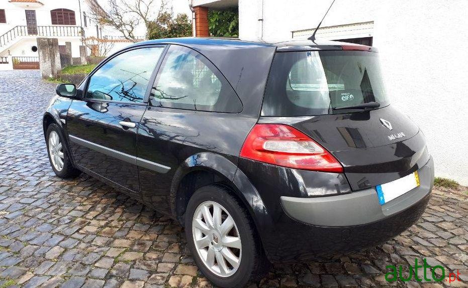 2008' Renault Megane photo #3