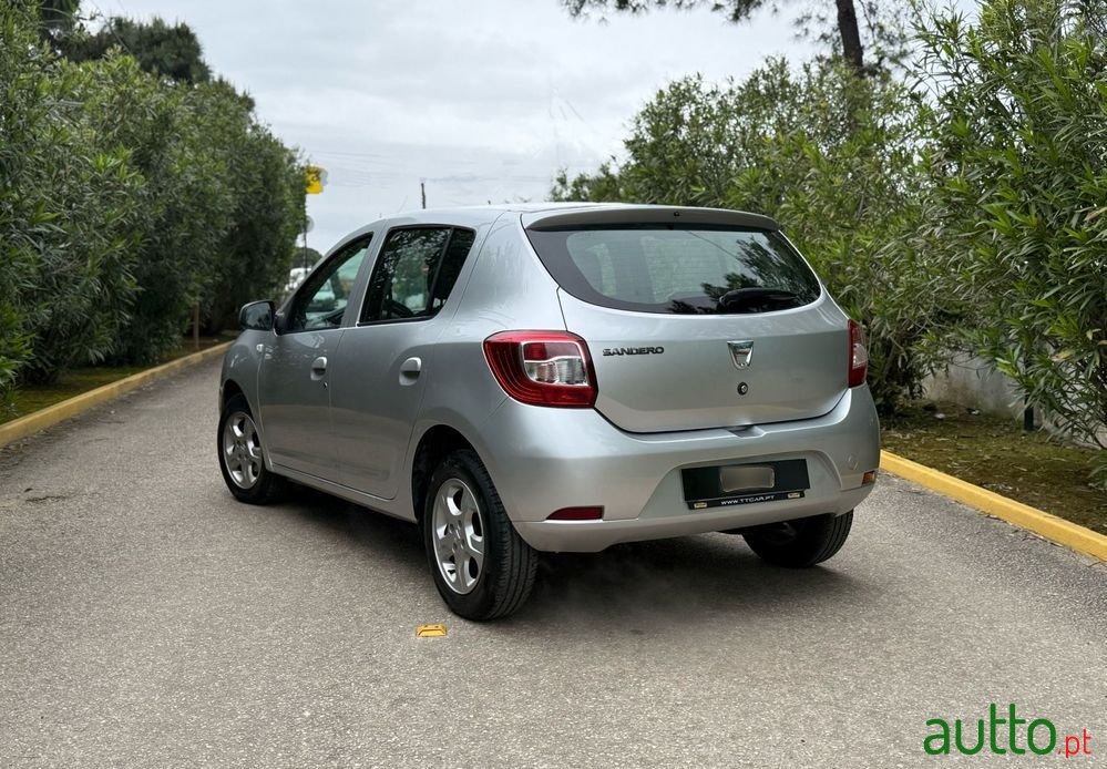 2016' Dacia Sandero photo #3