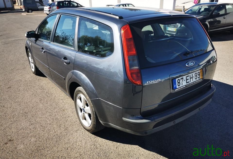 2007' Ford Focus Sw photo #4