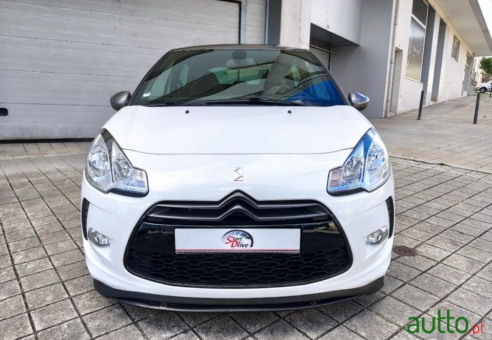 2011' Citroen DS3 photo #3