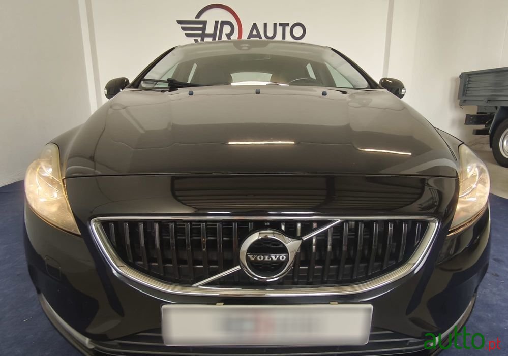 2016' Volvo V40 2.0 D2 Kinetic photo #1