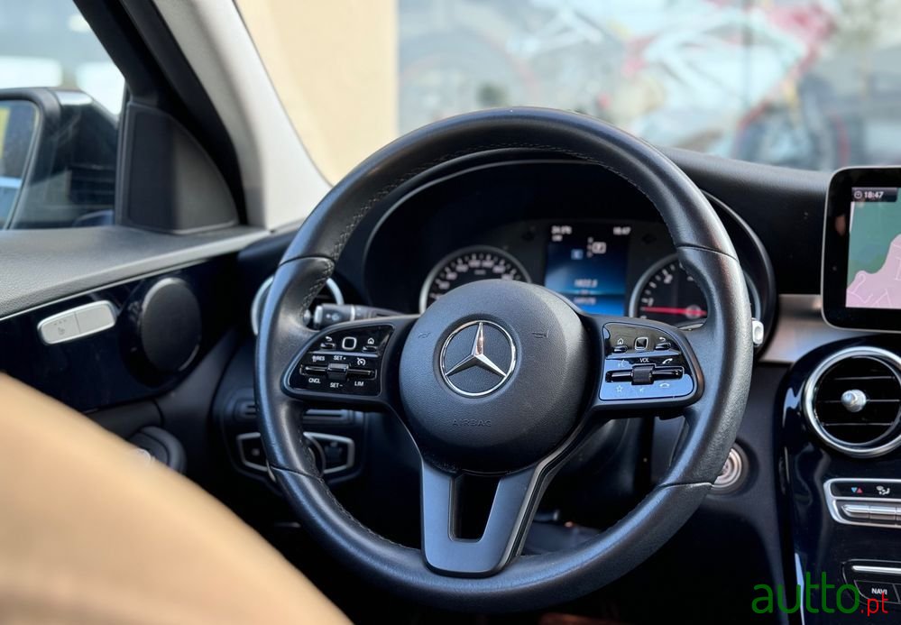 2019' Mercedes-Benz Classe C photo #6