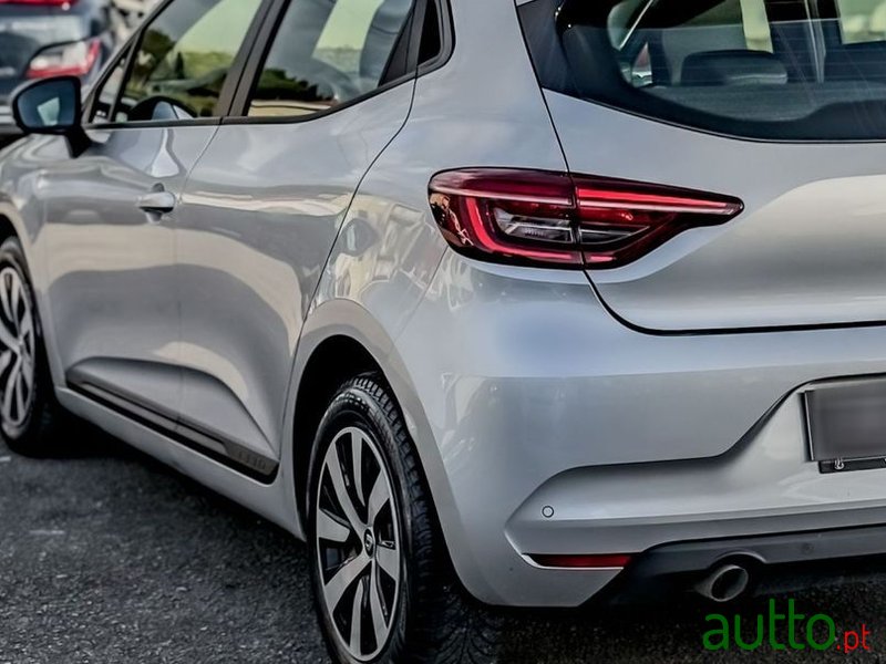 2022' Renault Clio photo #6