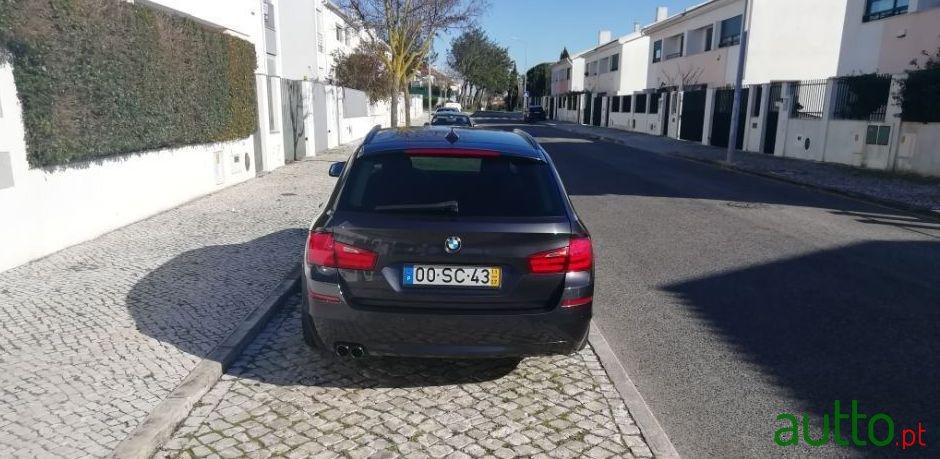 2011' BMW 520 F11 photo #2