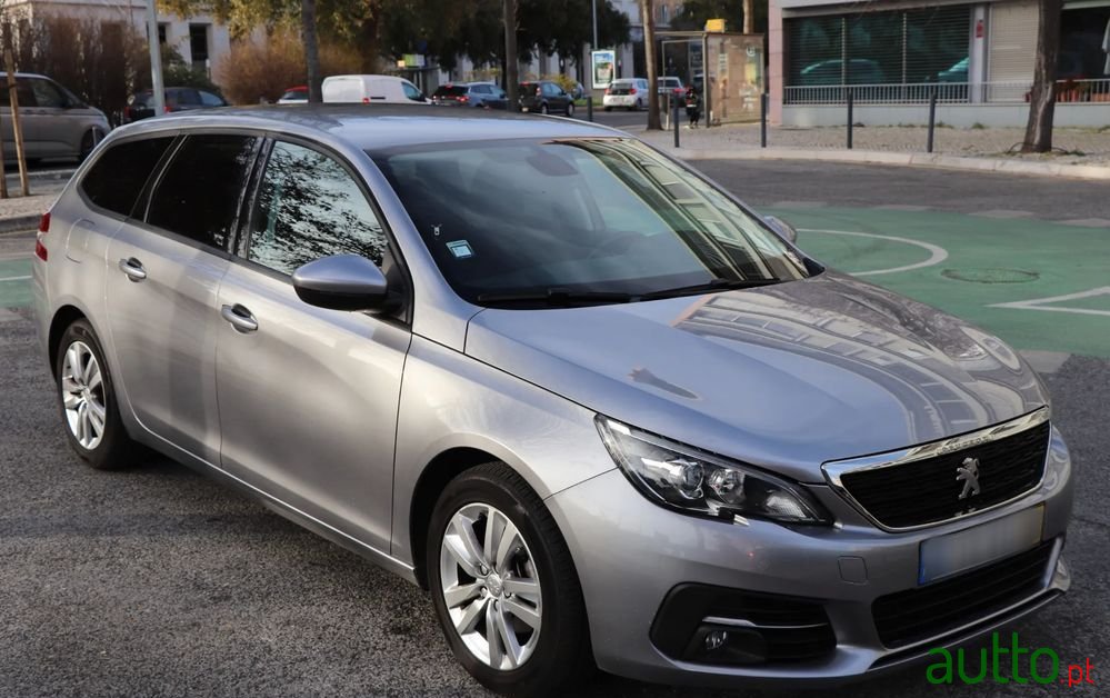 2018' Peugeot 308 Sw photo #1