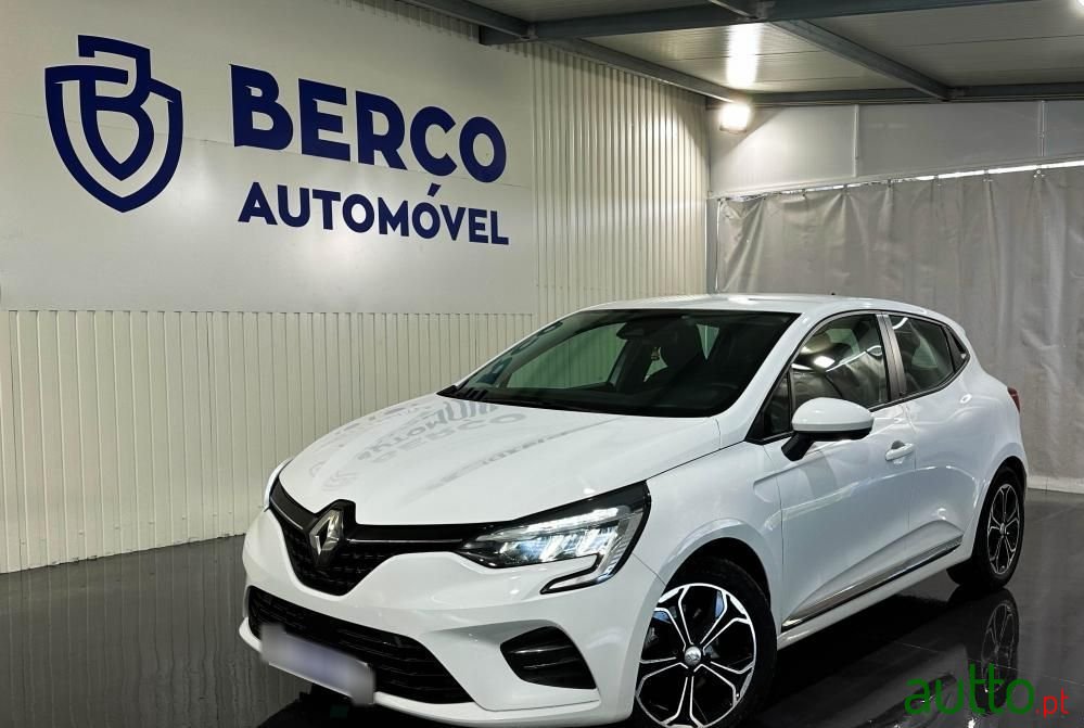 2021' Renault Clio 1.6 E-Tech Intens photo #1