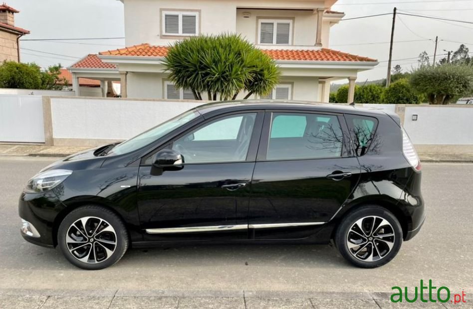 2016' Renault Scenic photo #3