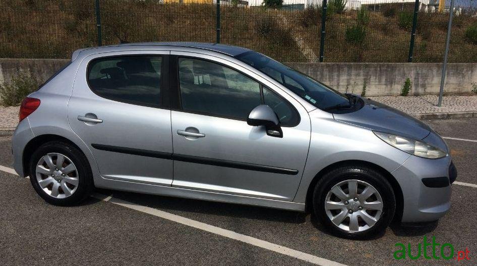 2007' Peugeot 207 1.4 Hdi photo #2