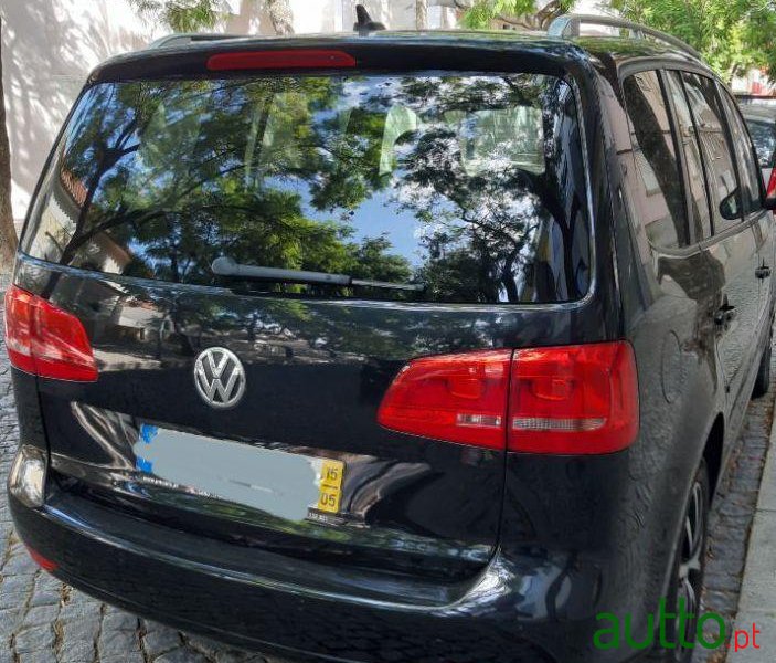 2015' Volkswagen Touran photo #1