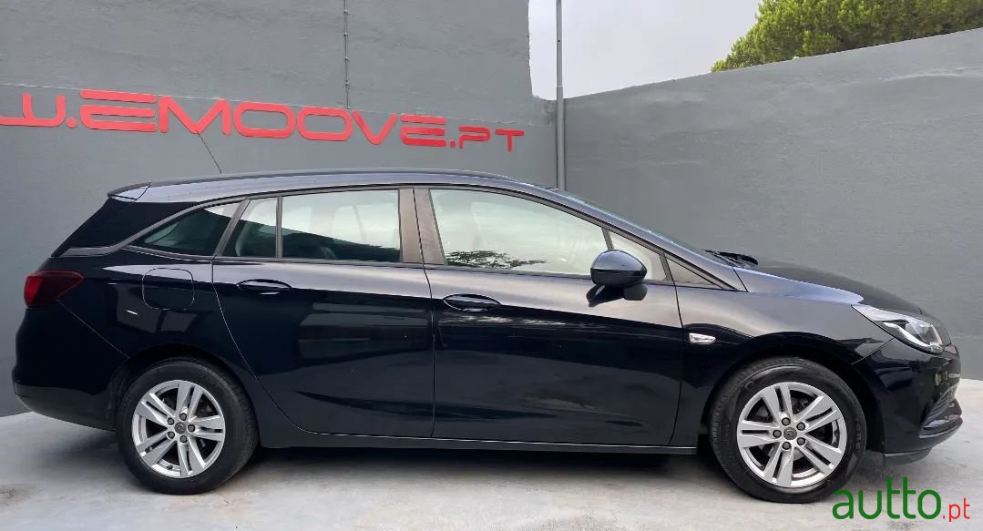 2017' Opel Astra Sports Tourer photo #2