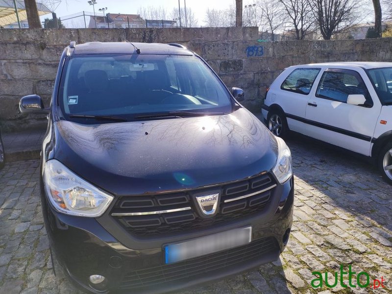 2020' Dacia Lodgy photo #2