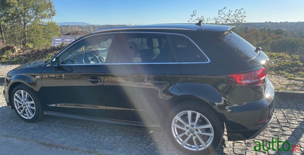 2019' Audi A3 Sportback photo #2