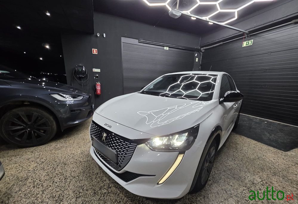 2023' Peugeot e-208 Active Pack photo #4