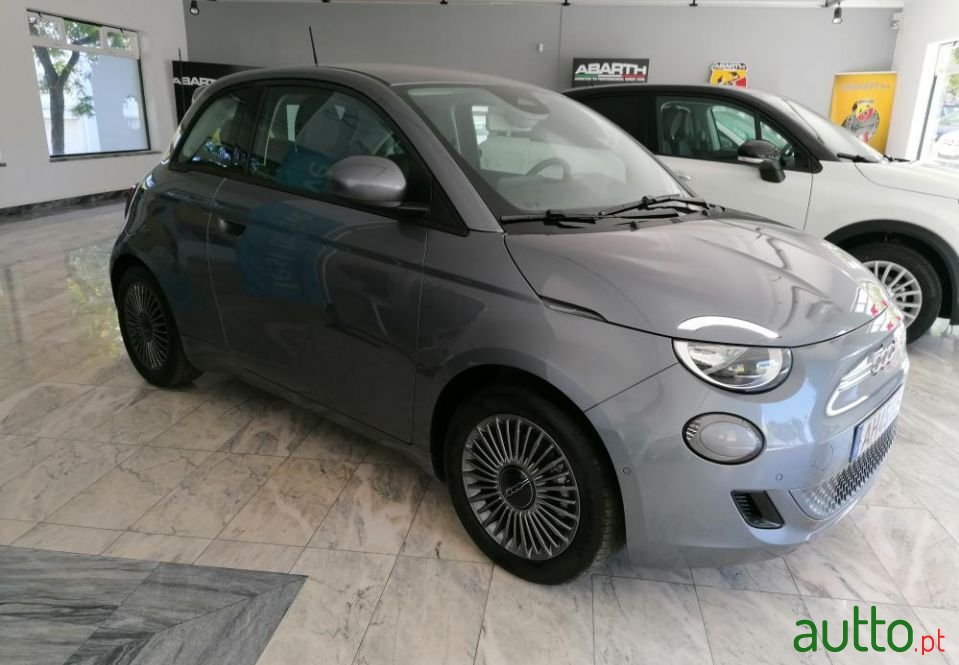 2021' Fiat 500E photo #1