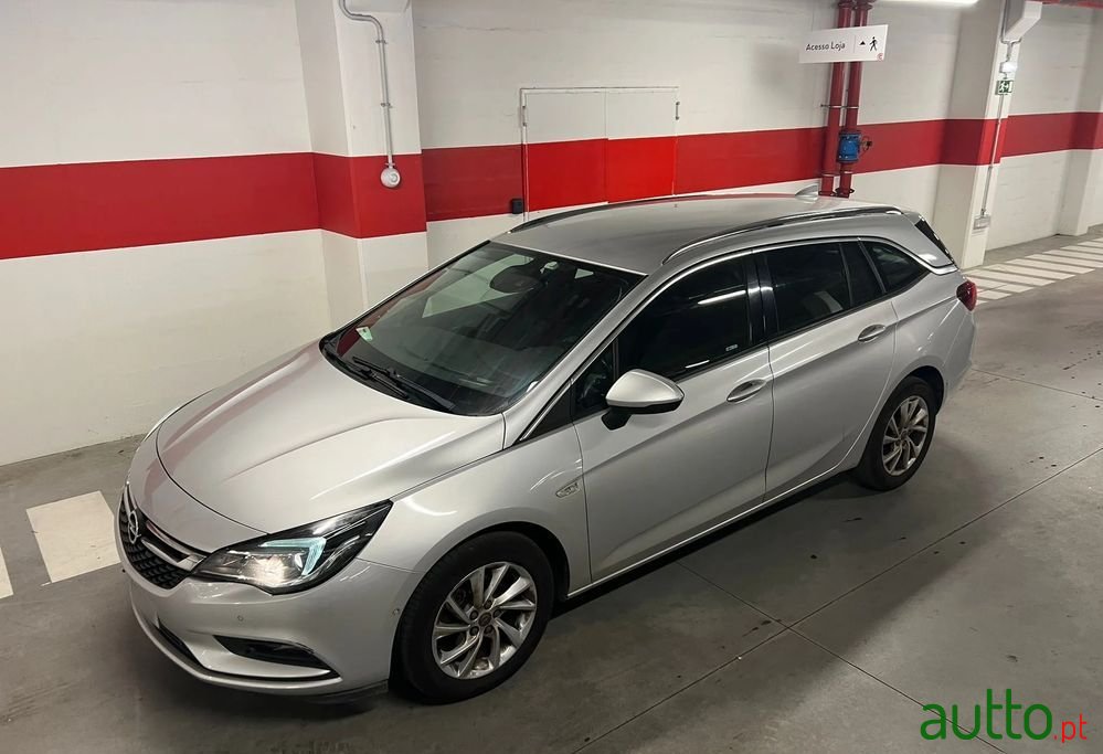 2018' Opel Astra Sports Tourer photo #4