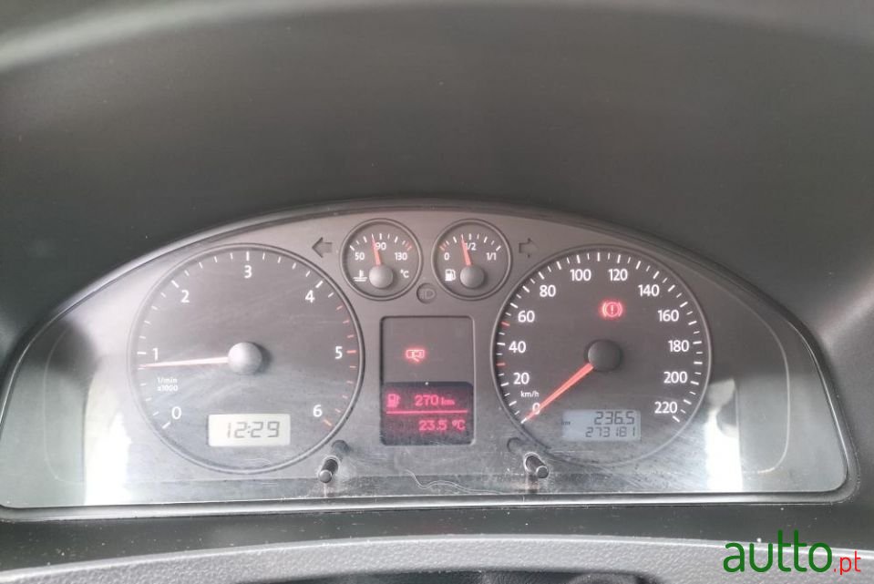 2009' Volkswagen Transporter photo #6