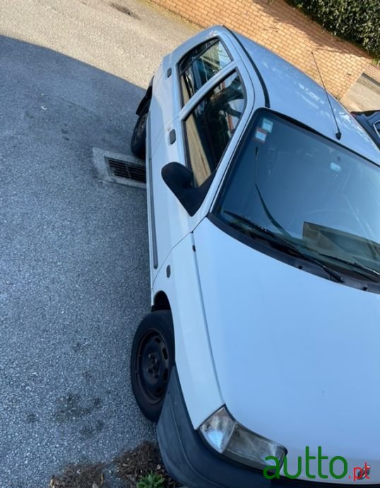 1992' Renault Clio photo #2