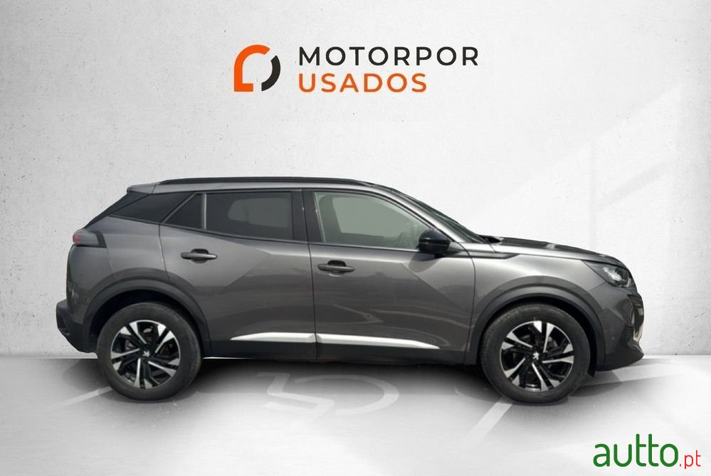 2023' Peugeot 2008 photo #4