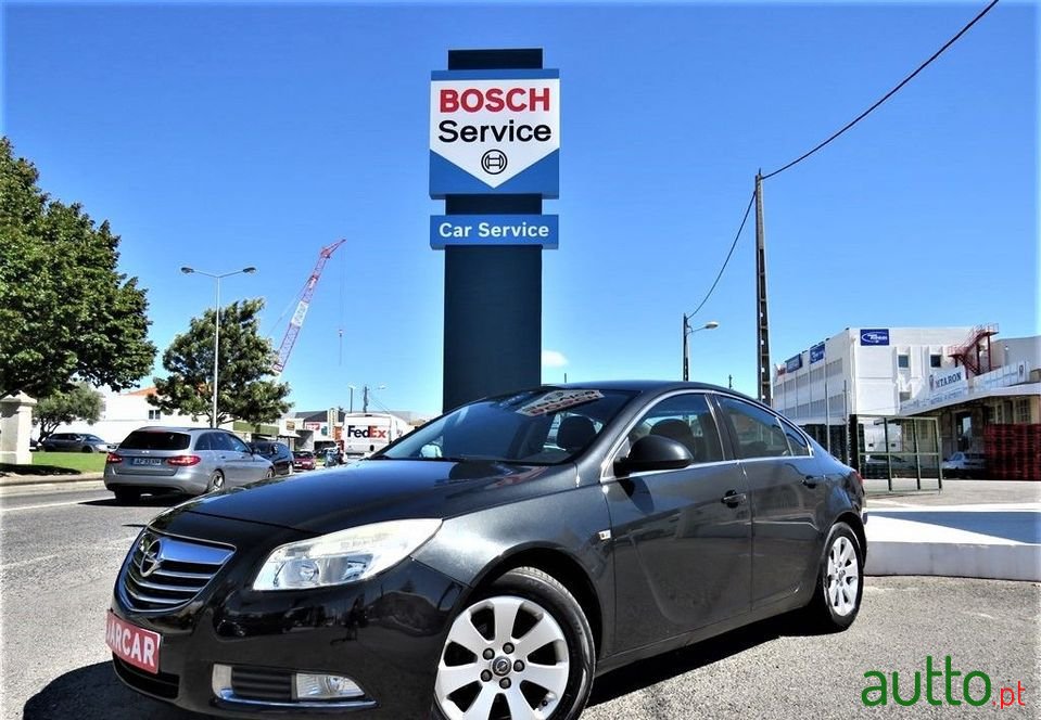 2010' Opel Insignia photo #1