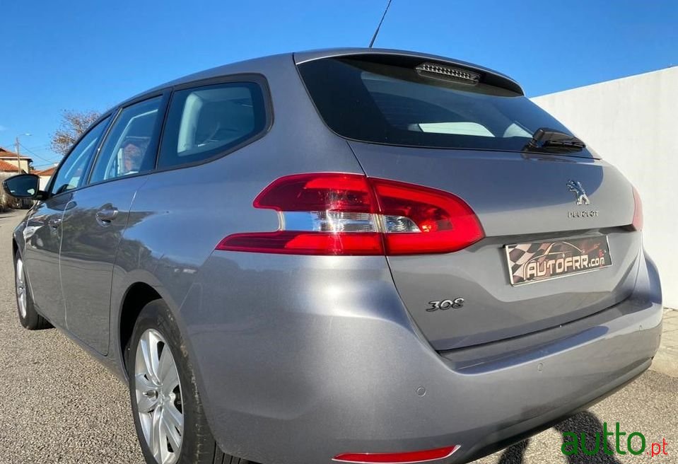2017' Peugeot 308 Sw photo #6