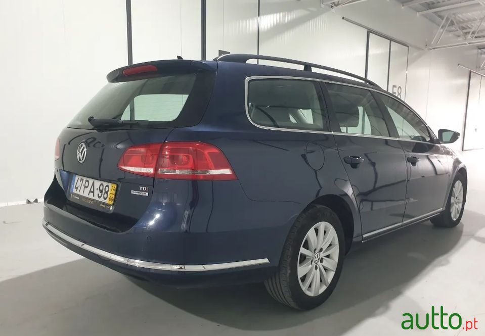 2014' Volkswagen Passat Variant photo #3