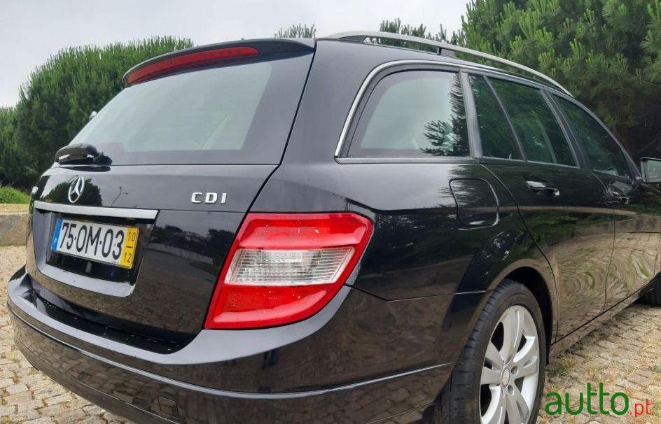 2010' Mercedes-Benz C-200 photo #3