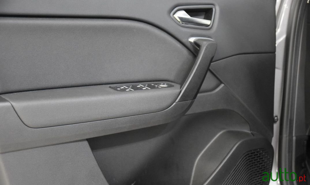 2022' Renault Captur photo #6