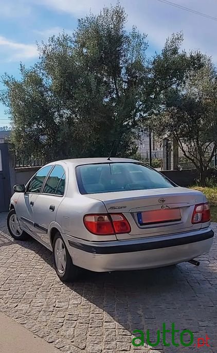 2001' Nissan Almera photo #2