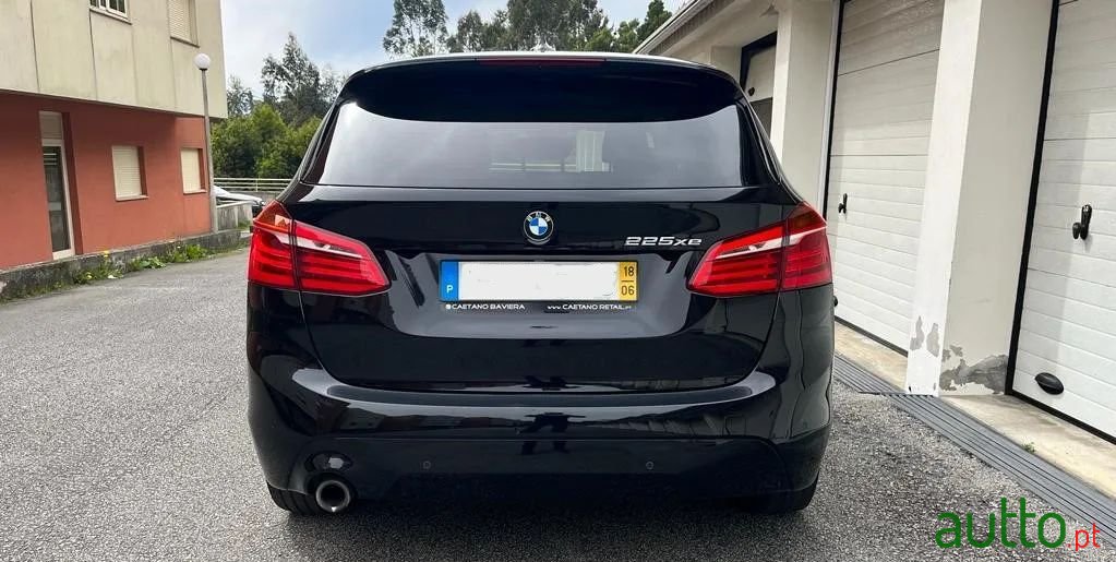 2018' BMW 225Xe Active Tourer photo #4
