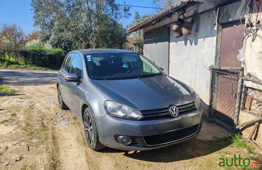 2010' Volkswagen Golf photo #1