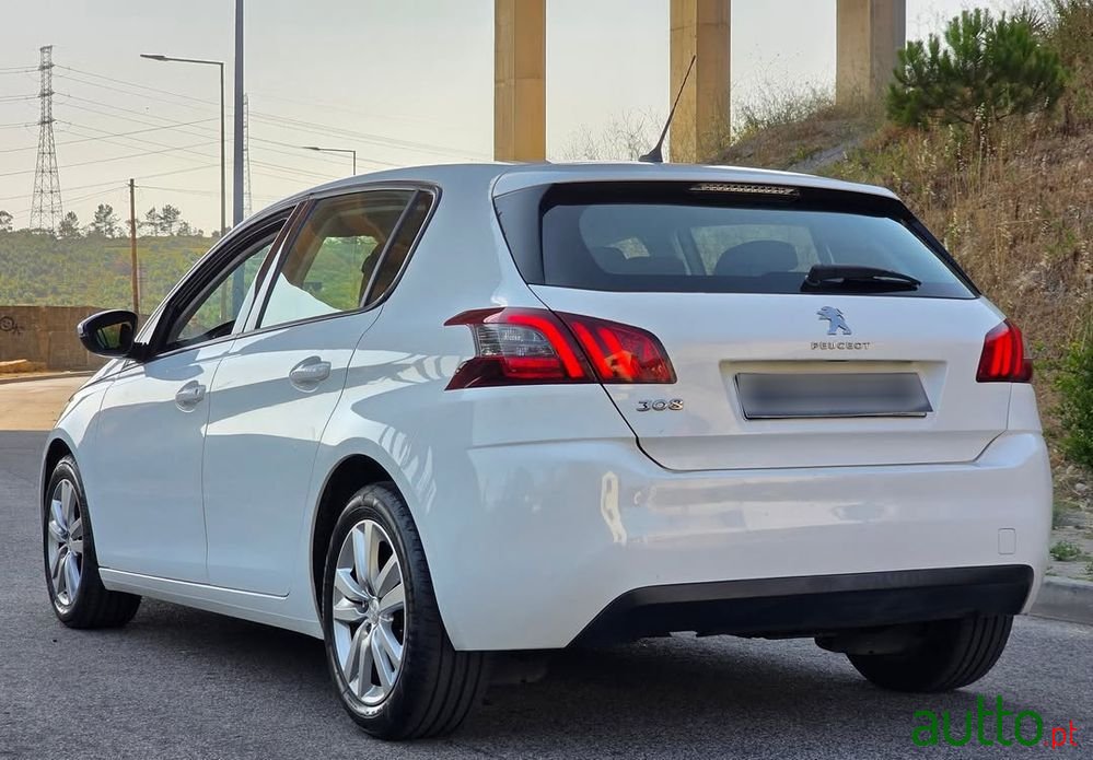 2019' Peugeot 308 photo #2
