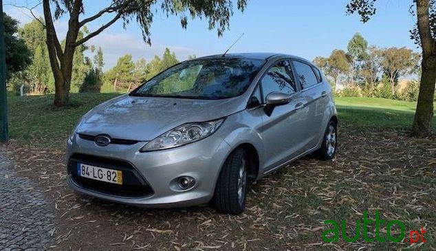 2009' Ford Fiesta photo #2