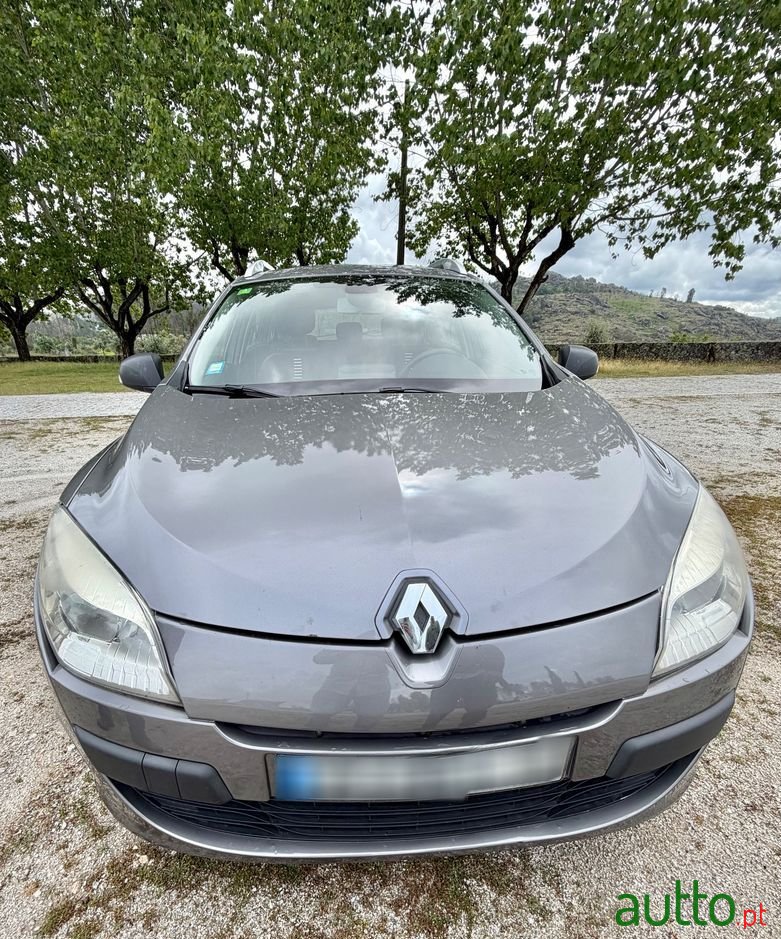 2011' Renault Mégane Sport Tourer photo #6