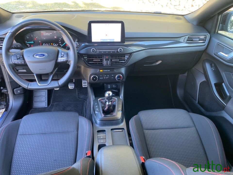 2020' Ford Focus photo #4