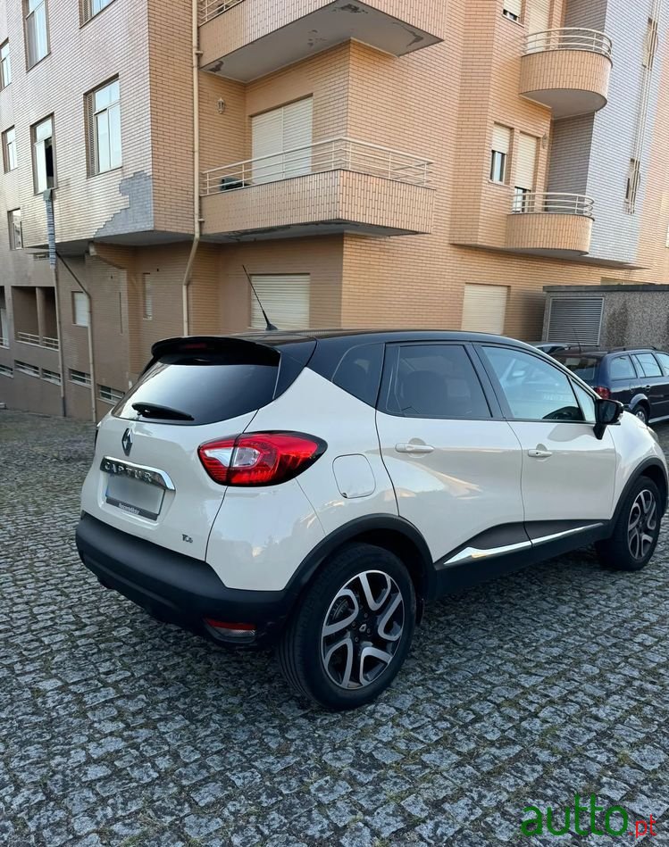 2016' Renault Captur photo #3