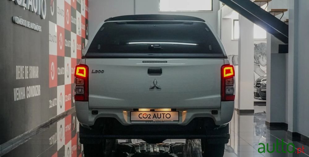 2022' Mitsubishi L200 2.3 Di-D Cd Invite 4Wd photo #4