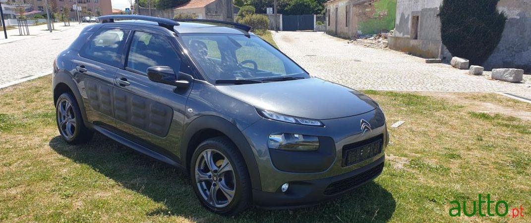 2015' Citroen C4 Cactus photo #2