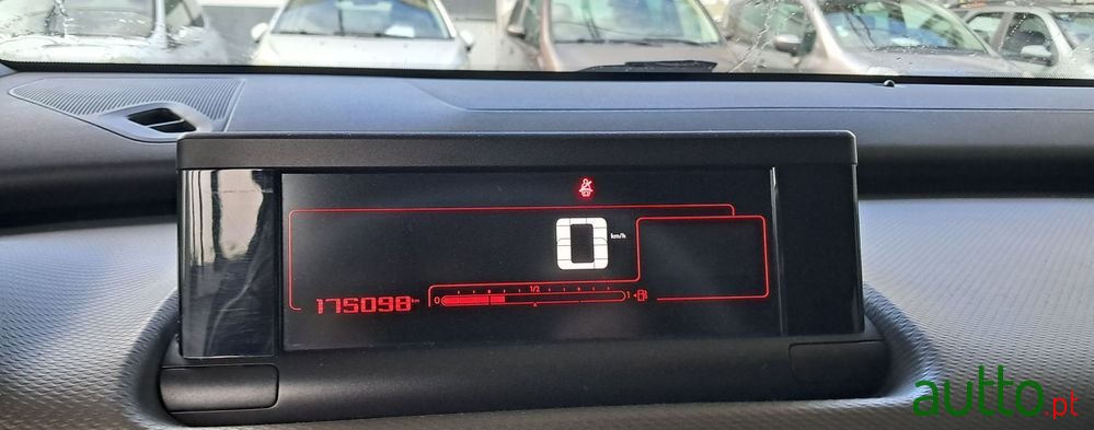 2016' Citroen C4 Cactus 1.6 Bluehdi Feel photo #5